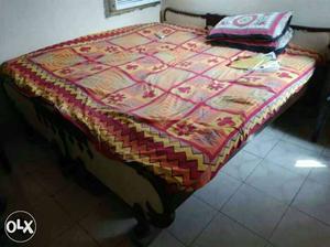 Double bed without box with metresses