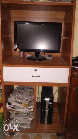 Full start computer with wooden hutch and chair