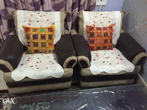 High Luxurious Sofa Set 5 Seater At 8k Only