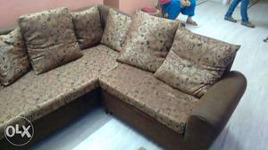 L shaped sofa in good condition. 3+2 seater kept
