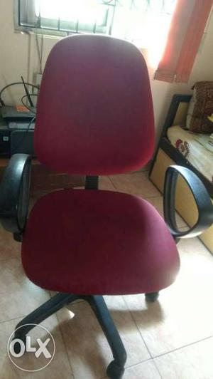 Office Rolling Chair. Good condition