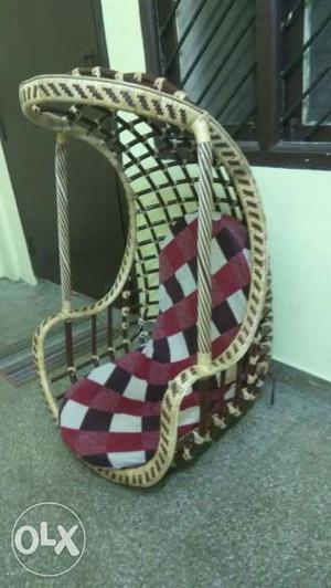 Swing chair with cushion
