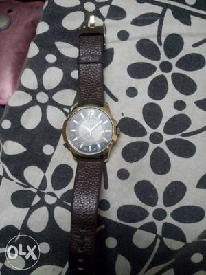 6 month old CURREN Brand Gold color Watch with