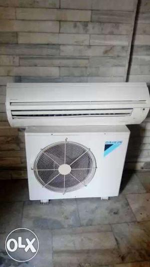 Daikin 1.5 ton full Colling full working wit remote made in