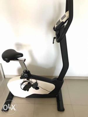 Fuel SU 4.0 Upright Bike, 1yr old, not much used, magnetic