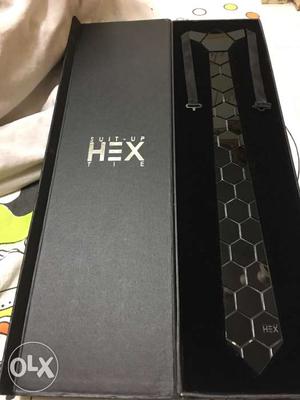 Hex tie brand new