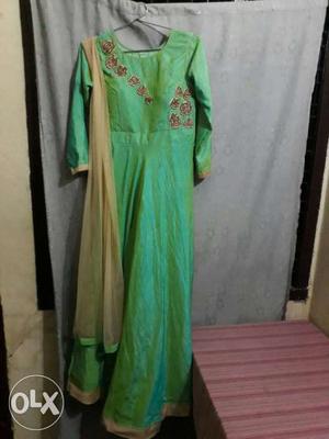 New gown size L