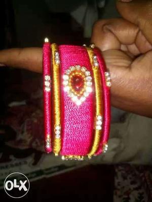 Red and gold thread bangles size:2.6