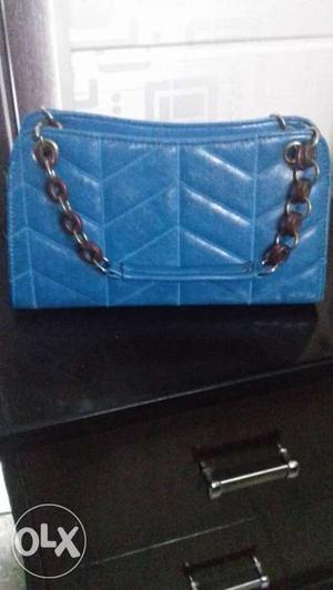 Women bag brand new with sling of stylish blue