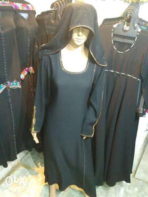 Women's Black Scoop Neck Long-sleeved Dresss