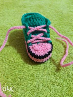 Baby's Pink, Black, And Green Crochet Shoe