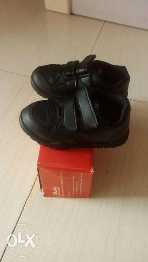 Bata school shoe pair size is 8 (kids) for 3-5