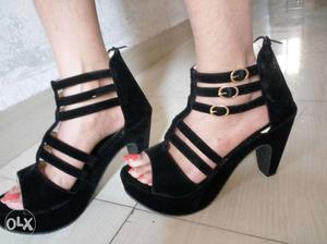 Black Strappy Peep-toe Kitten Heeled Sandals
