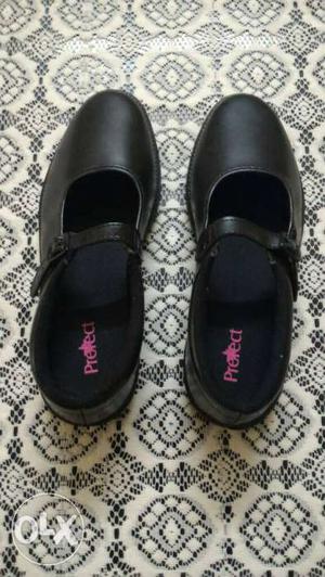Brand new unused Size 8 girls black school shoes