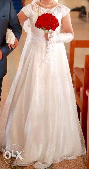 Elegant wedding gown 