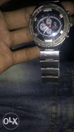Round Silver Chronograph Watch Whit Silver Link Bracelet