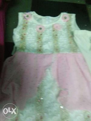 Used shalwar kamiz but in good condition for 3 yearsbaby
