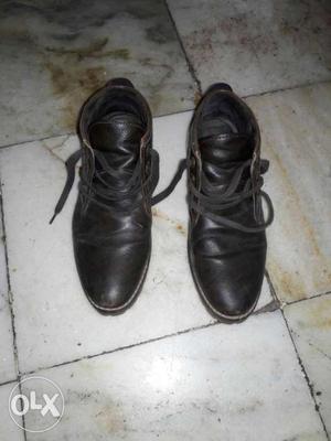 Want to sell these shoes. i have used it only 1