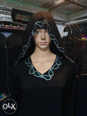 Women's Black V-neck Long-sleeved Dress With Veil