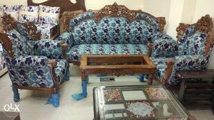 5 seater sofa set with table, made up of a