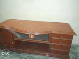 5 years old office table for in good condition