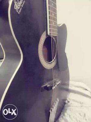 Black acoustic guitar in a very good condition!