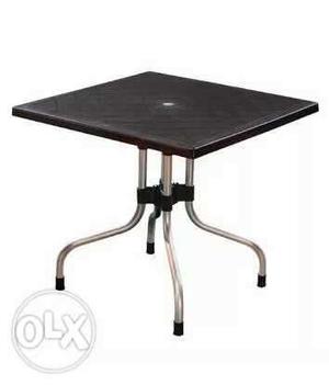 Black plastic foldable table very good condition