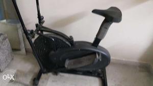 Elliptical cycle with good condition.