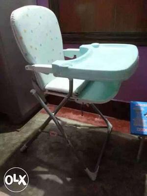 Feeding chair for 2 to 7 years baby very nice