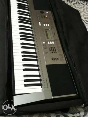 Less used like brand new yamaha psr353 with cover