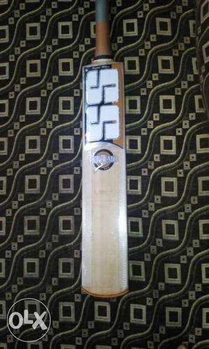 SS supremo English willow cricket bat!