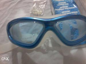 Swimming goggles, ultra voiletrays protectsnt,