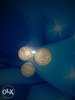 Three Pieces Round Gold Coins