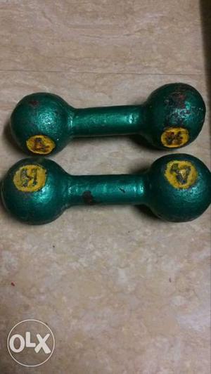 4 kg dumbell x 2. 1 pair. Price negotiable