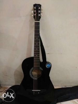 Acoustic guitaar New condition with bag and