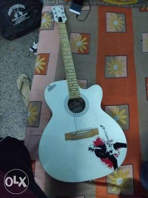 Hi I want to sell my guitar,which I purchased 1