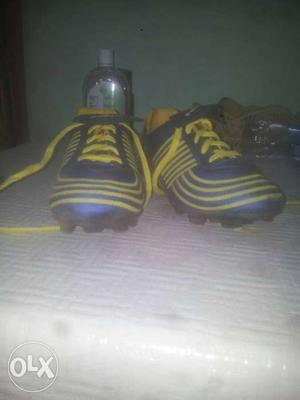 Fenta football shoe. In very good condition. Ek