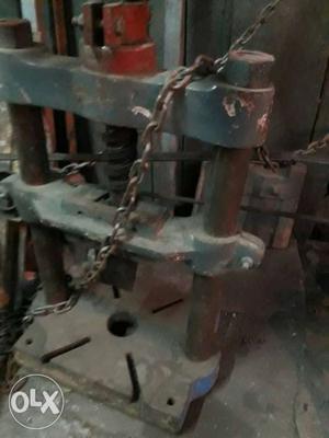 Gray Metal Hydraulic Press 1 No very good condition.