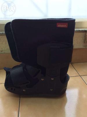Ottobock air cast boot - excellent condition (1 month old)