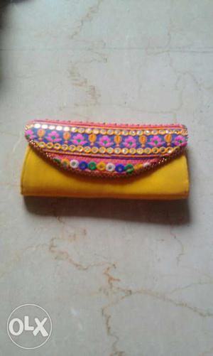Purse in different colours.