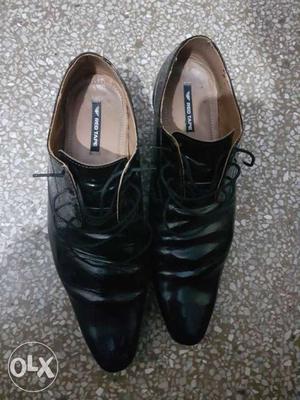 Red tape formal shoes.. size 11.. patent lather