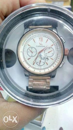 Round Black Case White Chronograph Watch With Gold Link Band