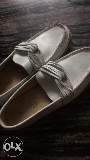 White leather loafers Excellent condition Fresh piece Us