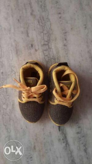 1 year baby shoes it's new one.