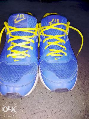 Air shoes size (10)