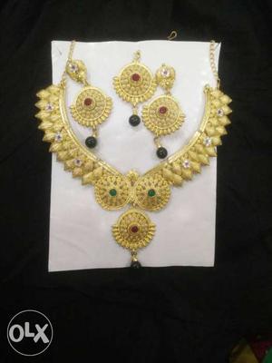 Artificial jewelry set with maang tika. Fresh and
