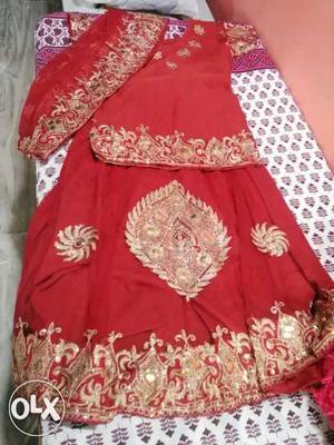 Brand new Age 8 to9 Red with golden lahga wit dupatta