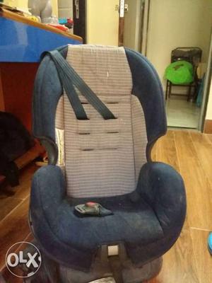 Car seat for children. in great condition.