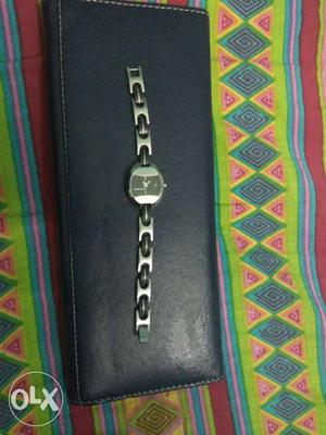 Fastrack woman watch in a good condition.