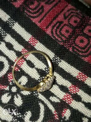 Gold ring with A.D stone (2.57 gram)wait